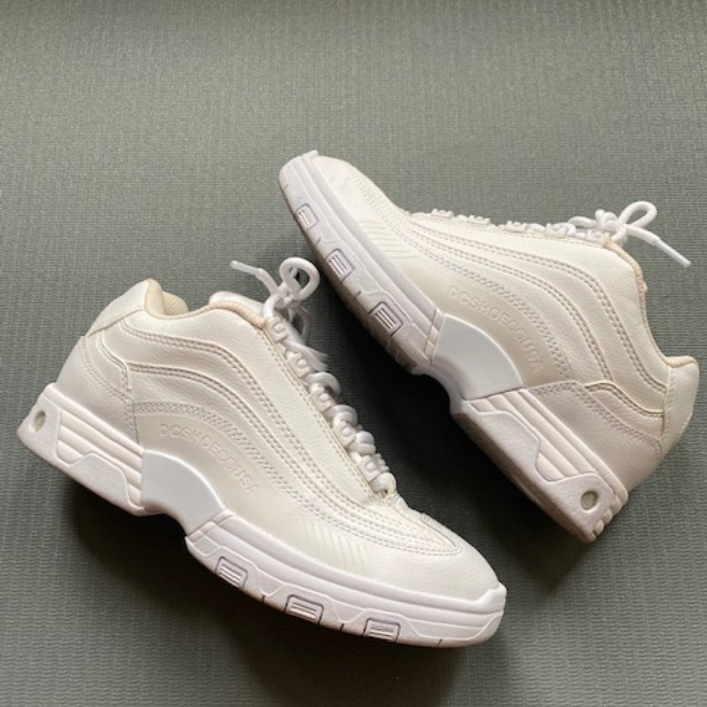Brand New Size 8.5 DC Legacy Lite Sneakers White